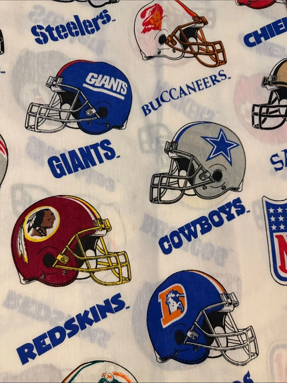 Vintage’95 NFL Helmet Print Throw Blanket - White Multi